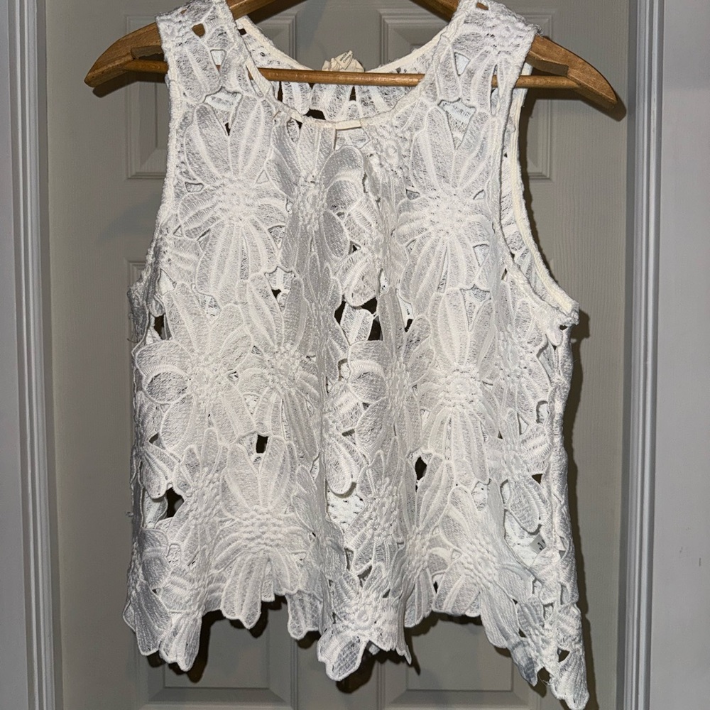 6/$15 Caution To The Wind Floral Lace White Blouse